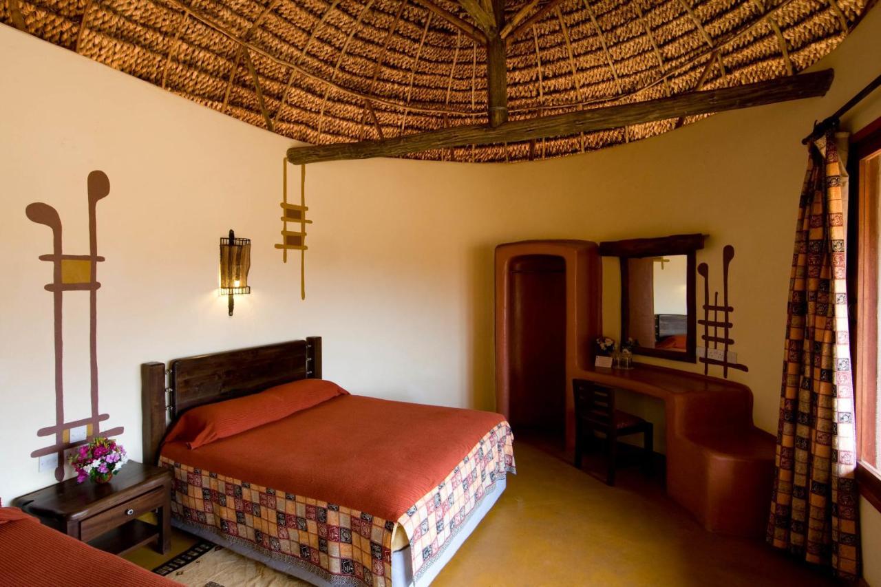 Samburu Sopa Lodge Archers Post Exteriör bild